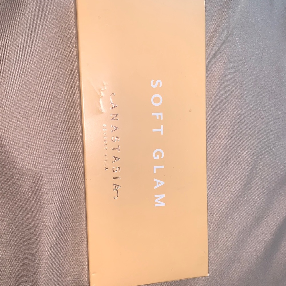 Eyeshadow palette, Soft Glam Anastasia